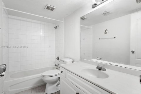 Copropriété à louer à Doral, Floride: 2 chambres, 96.62 m2 № 1982400 - photo 19