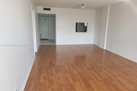 Condominio en alquiler en Hallandale Beach, Florida, 1 dormitorio, 78.97 m2 № 2015365 - foto 3