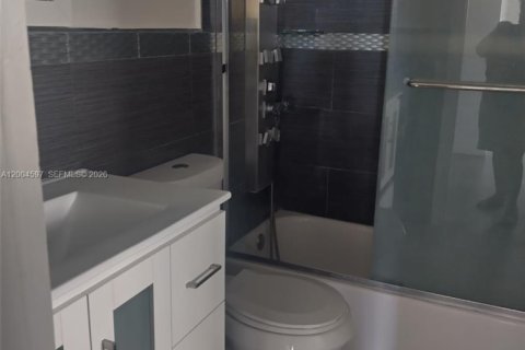 Condo in Miami Beach, Florida, 1 bedroom  № 2068690 - photo 5