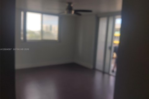 Condo in Miami Beach, Florida, 1 bedroom  № 2068690 - photo 4