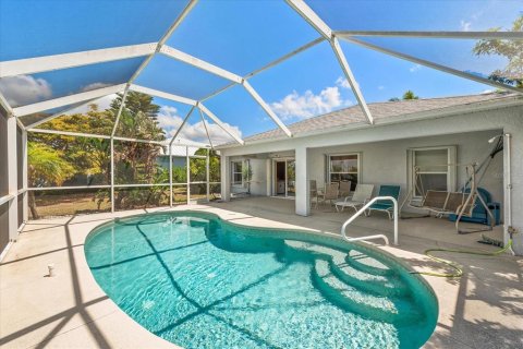 House in Port Charlotte, Florida 3 bedrooms, 185.8 sq.m. № 1625161 - photo 26