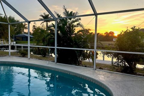 House in Port Charlotte, Florida 3 bedrooms, 185.8 sq.m. № 1625161 - photo 3