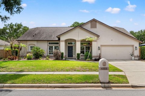 House in Winter Park, Florida 4 bedrooms, 211.35 sq.m. № 2227379