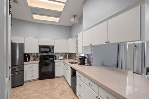 House in Winter Park, Florida 4 bedrooms, 211.35 sq.m. № 2227379 - photo 13