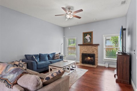 House in Winter Park, Florida 4 bedrooms, 211.35 sq.m. № 2227379 - photo 11