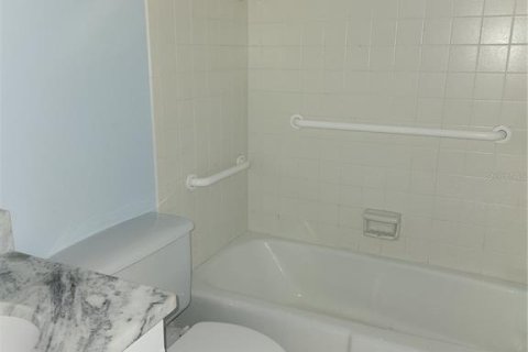 Casa en alquiler en Sarasota, Florida, 2 dormitorios, 86.96 m2 № 2230907 - foto 15