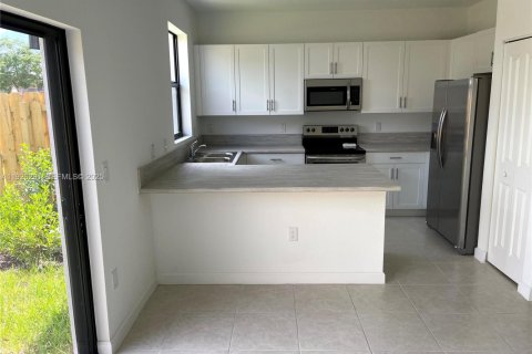 Townhouse in Miami, Florida 3 bedrooms, 137.96 sq.m. № 1984553 - photo 3