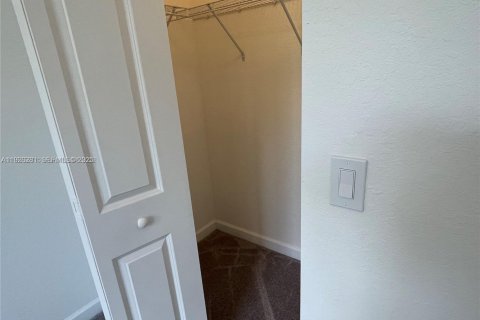 Townhouse in Miami, Florida 3 bedrooms, 137.96 sq.m. № 1984553 - photo 9