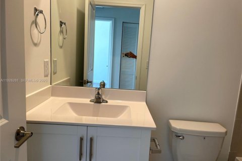 Townhouse in Miami, Florida 3 bedrooms, 137.96 sq.m. № 1984553 - photo 14