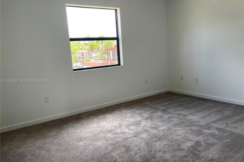 Townhouse in Miami, Florida 3 bedrooms, 137.96 sq.m. № 1984553 - photo 8