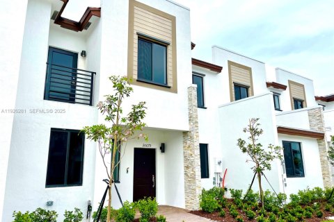 Townhouse in Miami, Florida 3 bedrooms, 137.96 sq.m. № 1984553 - photo 1