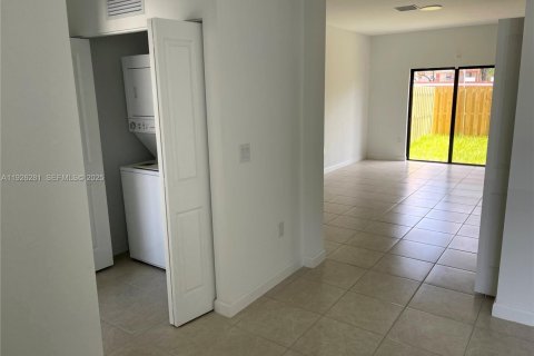 Townhouse in Miami, Florida 3 bedrooms, 137.96 sq.m. № 1984553 - photo 6