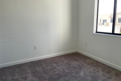 Townhouse in Miami, Florida 3 bedrooms, 137.96 sq.m. № 1984553 - photo 12