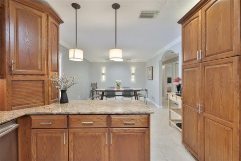Casa en venta en Brandon, Florida, 4 dormitorios, 204.2 m2 № 2097738 - foto 11