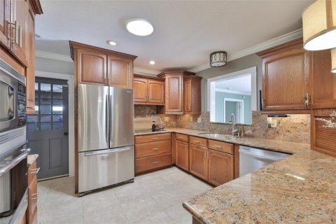 Casa en venta en Brandon, Florida, 4 dormitorios, 204.2 m2 № 2097738 - foto 9