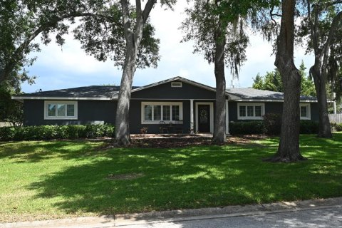 Casa en Brandon, Florida 4 dormitorios, 204.2 m2 № 2097738