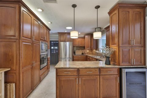 Casa en venta en Brandon, Florida, 4 dormitorios, 204.2 m2 № 2097738 - foto 7