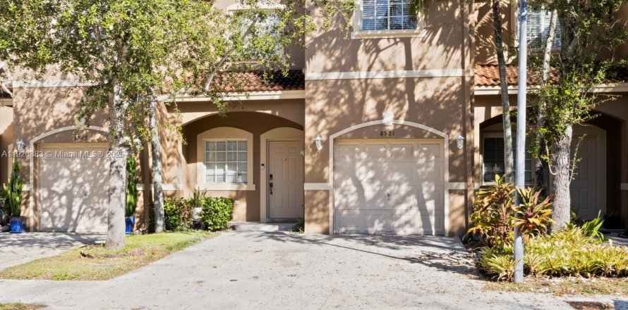 Adosado en Cutler Bay, Florida 3 dormitorios, 144.93 m2 № 1975488