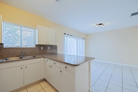 Adosado en alquiler en Cutler Bay, Florida, 3 dormitorios, 144.93 m2 № 1975488 - foto 13