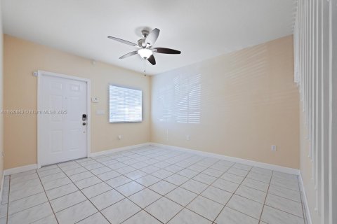 Adosado en alquiler en Cutler Bay, Florida, 3 dormitorios, 144.93 m2 № 1975488 - foto 3