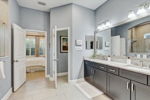 House in Apollo Beach, Florida 4 bedrooms, 294.59 sq.m. № 2222881 - photo 19
