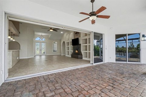Casa en venta en Cape Coral, Florida, 3 dormitorios, 236.99 m2 № 2419187 - foto 28