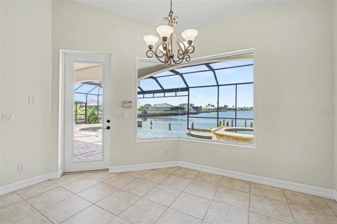 Casa en venta en Cape Coral, Florida, 3 dormitorios, 236.99 m2 № 2419187 - foto 11