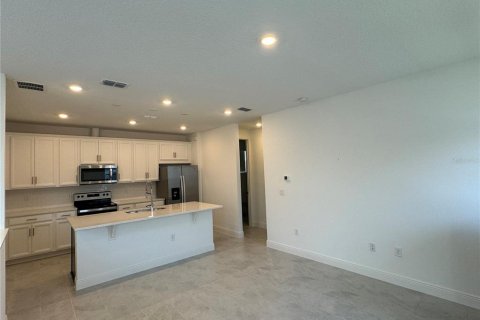 Apartamento en alquiler en Orlando, Florida, 1 dormitorio, 79.9 m2 № 1832691 - foto 2