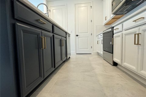 Apartamento en alquiler en Orlando, Florida, 1 dormitorio, 79.9 m2 № 1832691 - foto 3