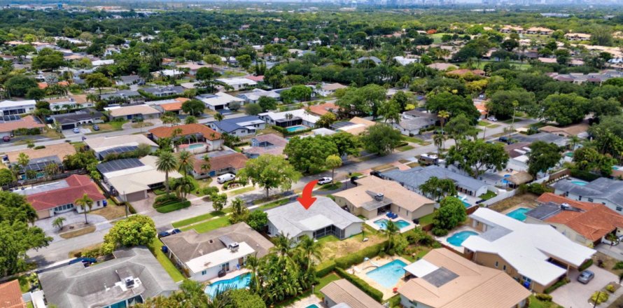 Casa en Hollywood, Florida 4 dormitorios, 232.91 m2 № 1189653