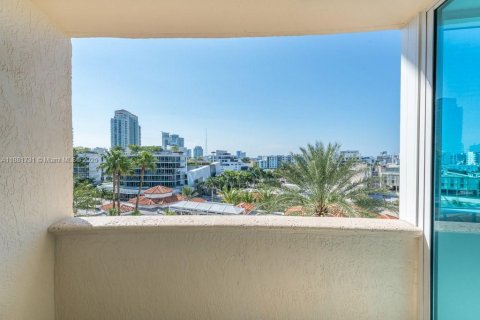 Copropriété à louer à Miami Beach, Floride: 2 chambres, 107.77 m2 № 1931807 - photo 13