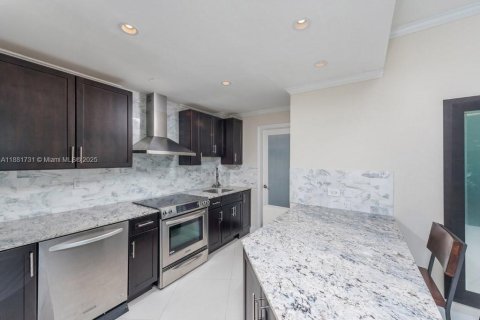 Copropriété à louer à Miami Beach, Floride: 2 chambres, 107.77 m2 № 1931807 - photo 5