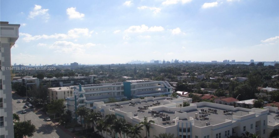Condominio en Surfside, Florida, 2 dormitorios  № 2085843