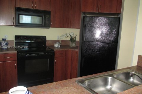 Condominio en alquiler en Surfside, Florida, 2 dormitorios, 93.09 m2 № 2085843 - foto 6