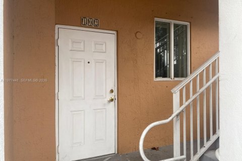 Condo in Hialeah, Florida, 2 bedrooms  № 2042142 - photo 3