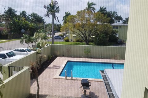 Condo in Hollywood, Florida, 2 bedrooms № 1958554 - photo 26