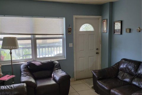 Condo in Hollywood, Florida, 2 bedrooms № 1958554 - photo 7