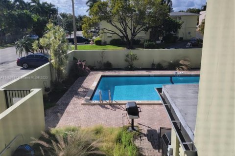 Condo in Hollywood, Florida, 2 bedrooms № 1958554 - photo 28