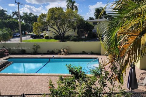 Condo in Hollywood, Florida, 2 bedrooms № 1958554 - photo 29