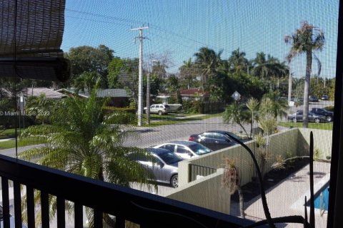 Condo in Hollywood, Florida, 2 bedrooms № 1958554 - photo 30