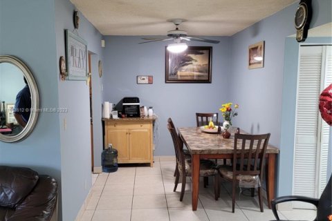 Condo in Hollywood, Florida, 2 bedrooms № 1958554 - photo 8