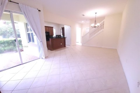 Adosado en alquiler en Coral Springs, Florida, 3 dormitorios, 196.77 m2 № 1924097 - foto 2