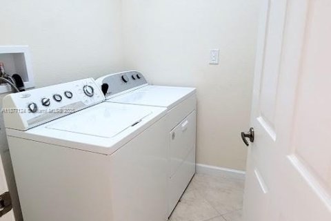 Adosado en alquiler en Coral Springs, Florida, 3 dormitorios, 196.77 m2 № 1924097 - foto 30