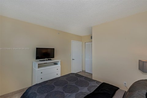 Copropriété à louer à Miami Beach, Floride: 2 chambres, 109.62 m2 № 1862041 - photo 15
