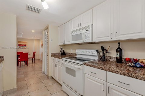 Copropriété à louer à Miami Beach, Floride: 2 chambres, 109.62 m2 № 1862041 - photo 2