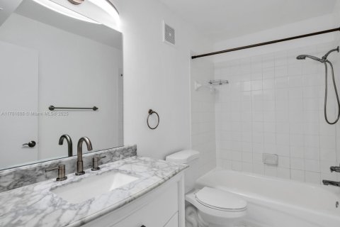 Townhouse in Weston, Florida 2 bedrooms, 107.3 sq.m. № 1712003 - photo 30