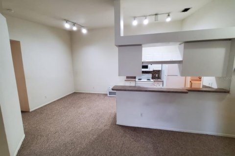 Condominio en alquiler en Zephyrhills, Florida, 3 dormitorios, 101.91 m2 № 2230357 - foto 8