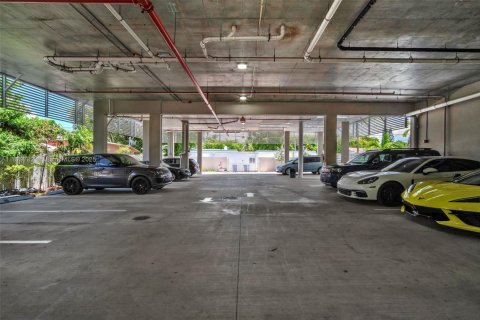 Condo in Hollywood, Florida, 1 bedroom № 1936645 - photo 23