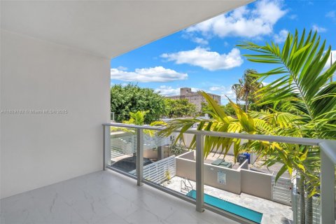 Condo in Hollywood, Florida, 1 bedroom № 1936645 - photo 9