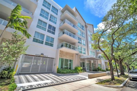 Condo in Hollywood, Florida, 1 bedroom № 1936645 - photo 3